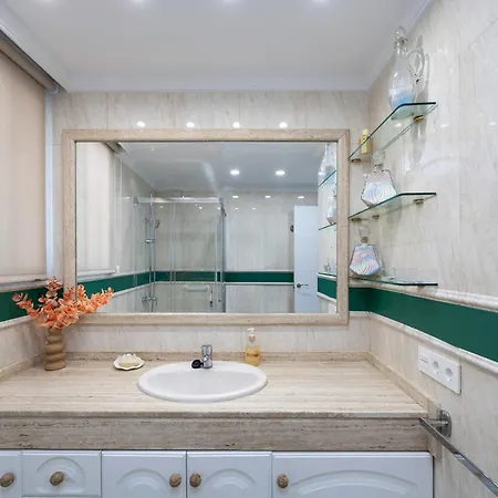 Royal View Apartment Granada